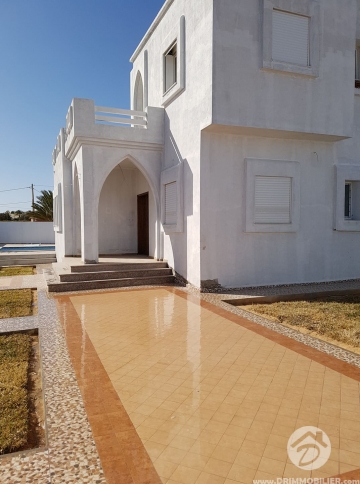 V 246 -                            Vente
                           Villa avec piscine Djerba